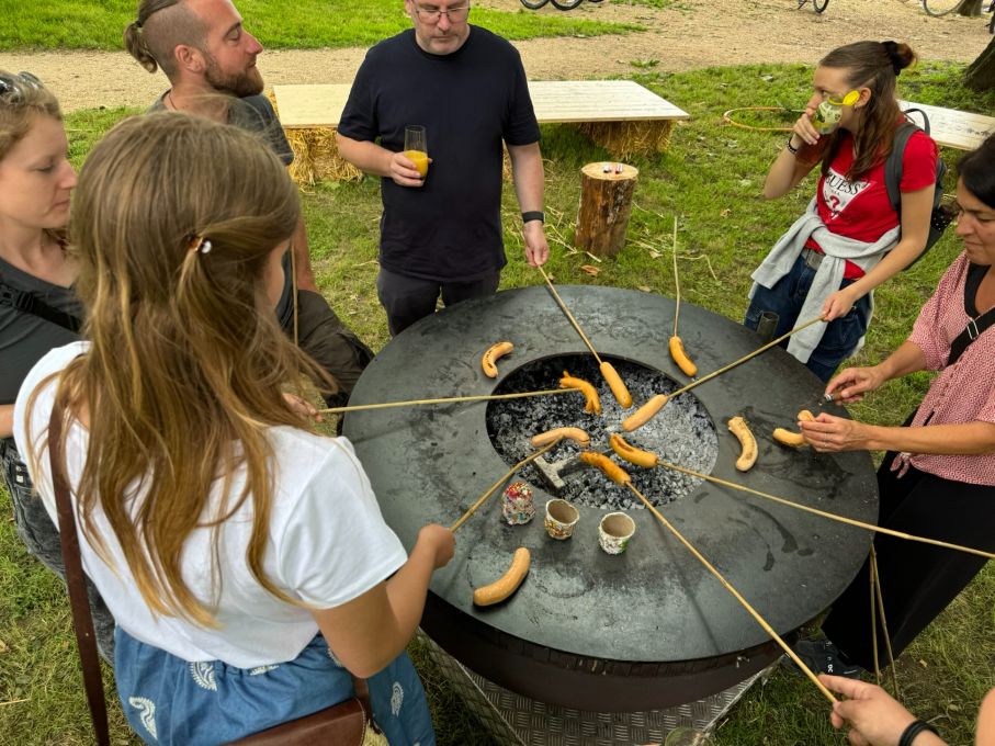 Die 11i-Wurst zum Selbergrillieren an den offenen Grillstellen. (Foto: Stiftung 3FO - FK)